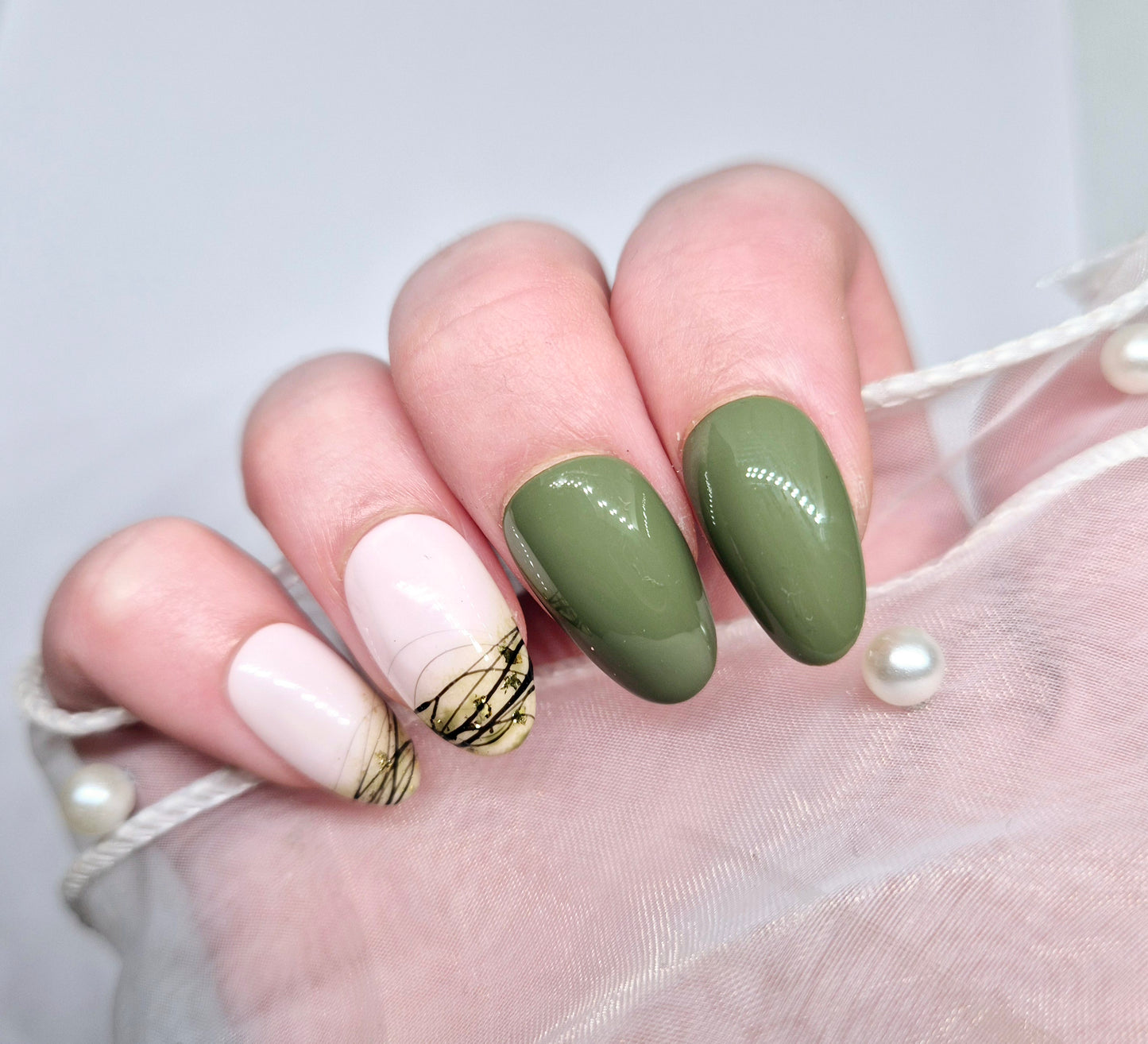 Kit de Press-on Nails : Modèle "Kaki Précieux" ✨